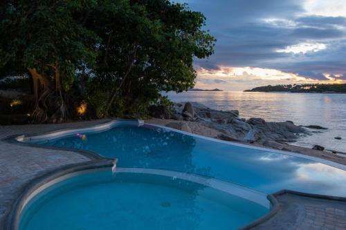 Ampersand Resort