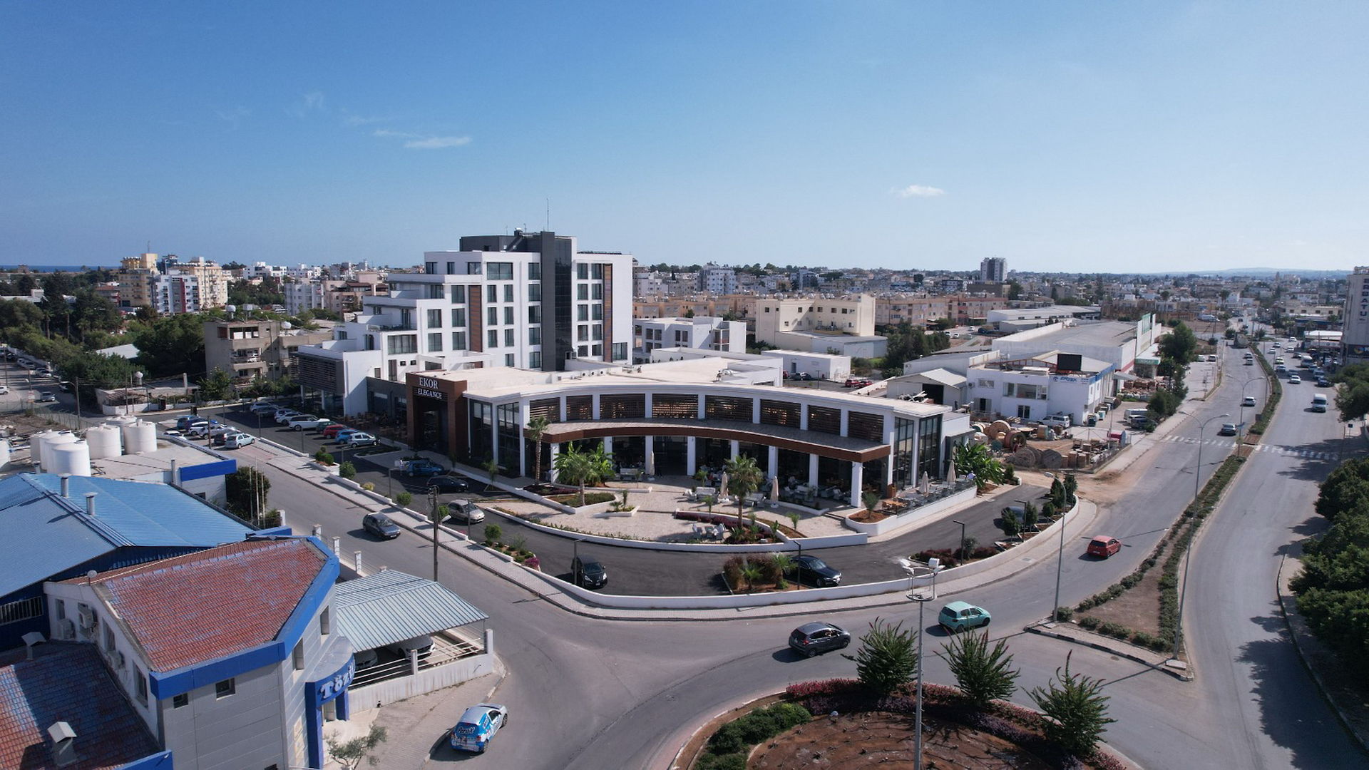 Ekor Elegance Hotel
