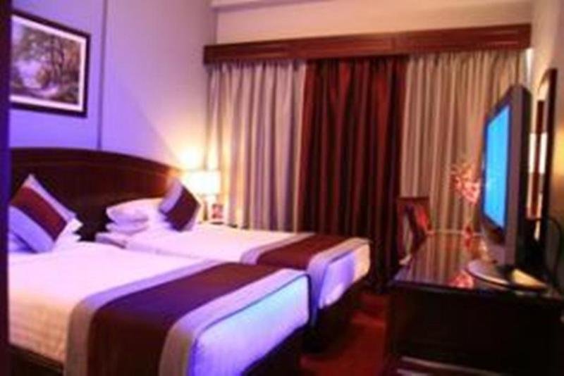 Broadway Hotel