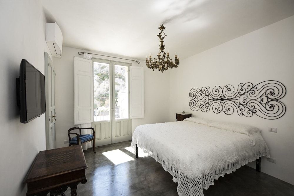 Sanbartolomeo Casa E Putia