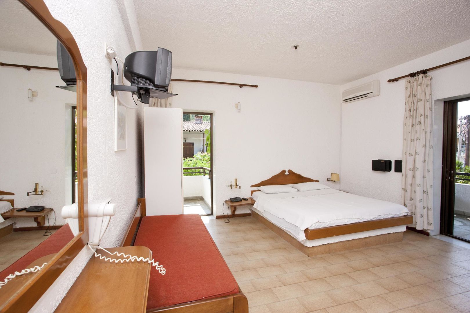 Golden Beach Hotel