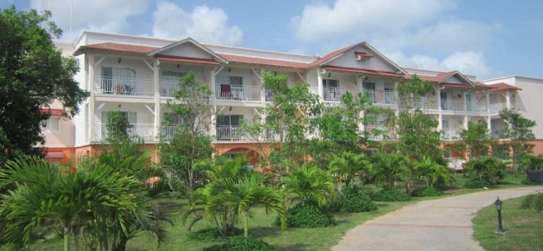 Memories Flamenco Beach Resort