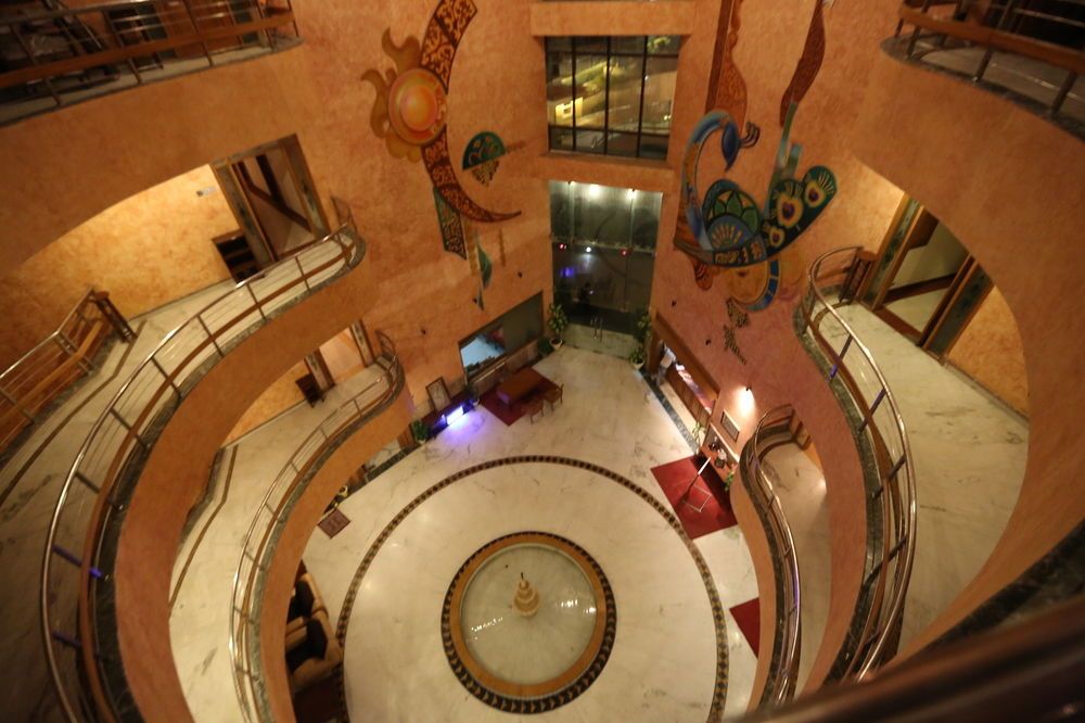 Hibis Hotel Devi Grand