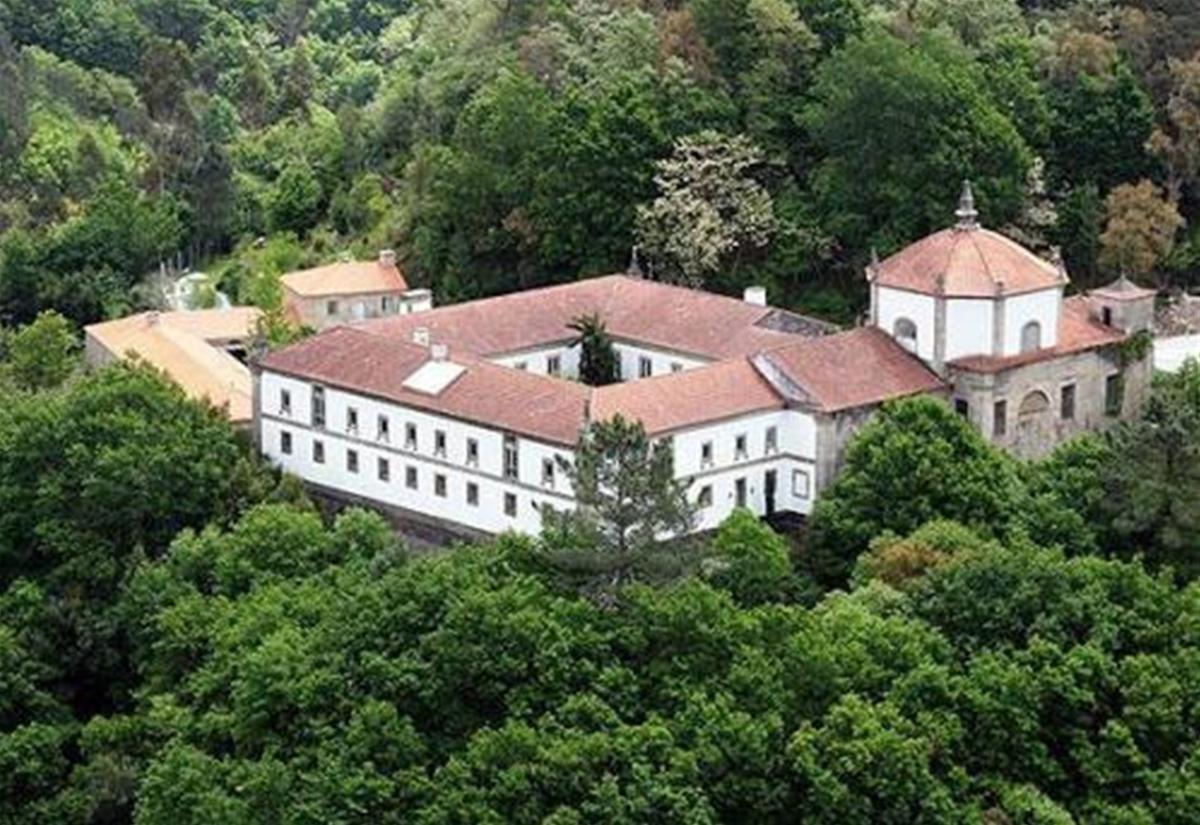 Mosteiro de Sao Cristovao de Lafoes