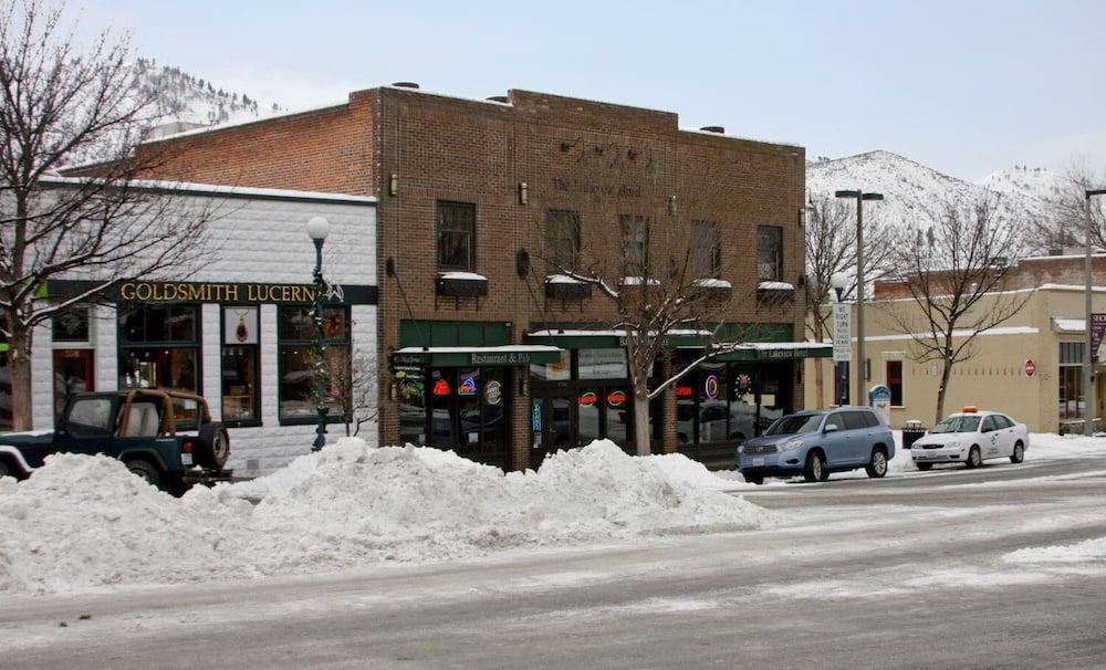 Lake View Hotel