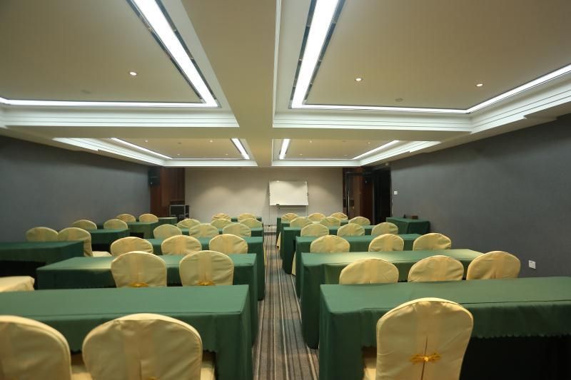 U-Hotel