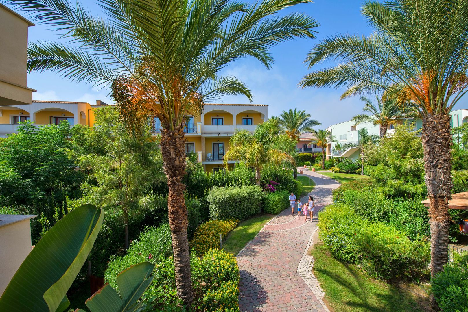 Serenusa Resort