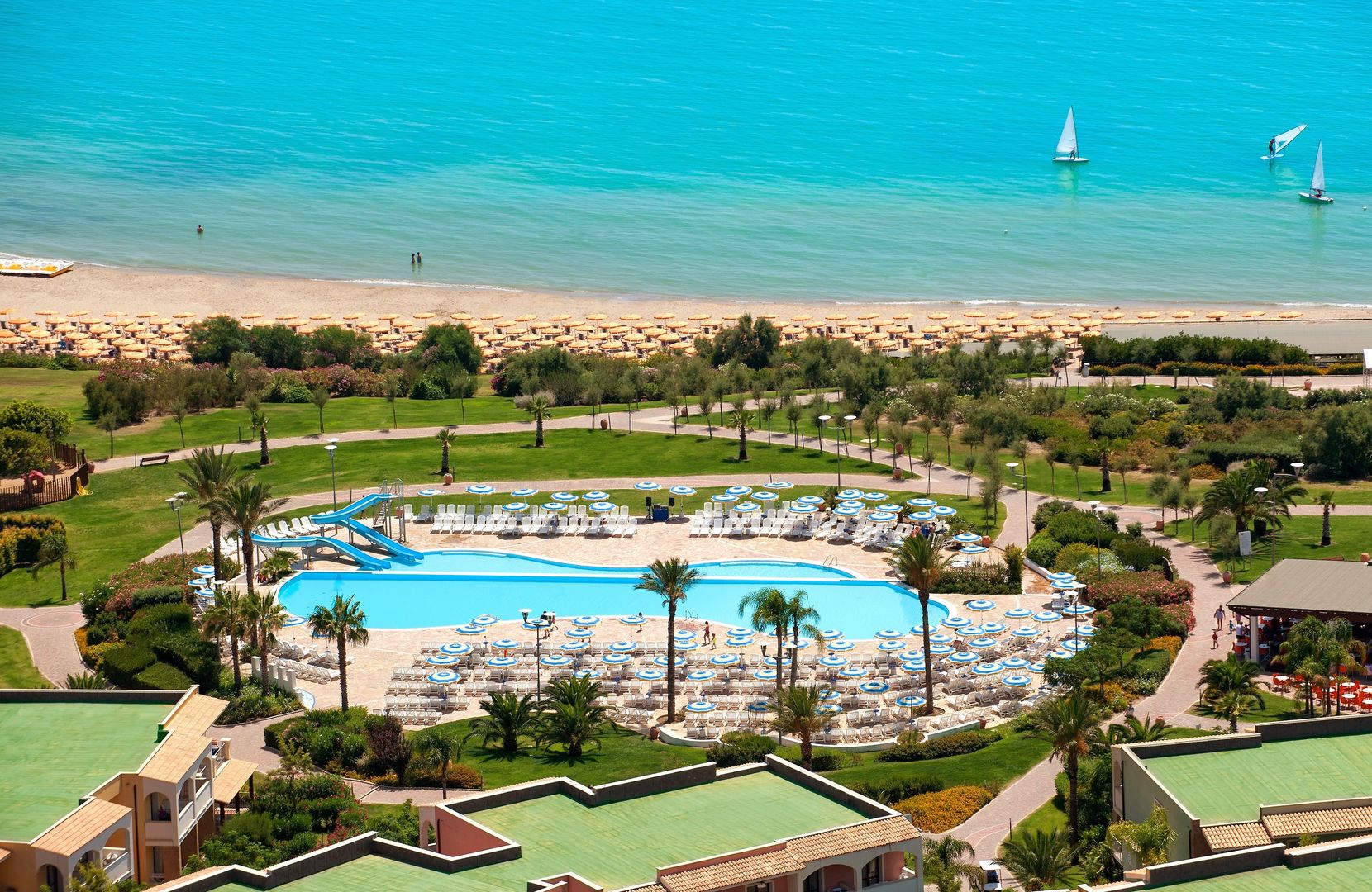 Serenusa Resort