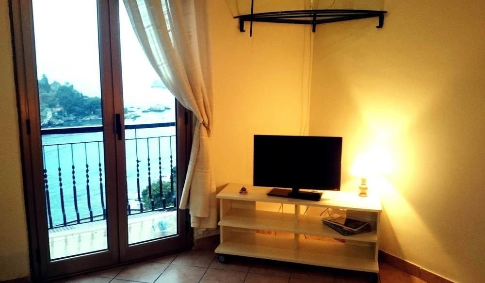 Cohen Hostel