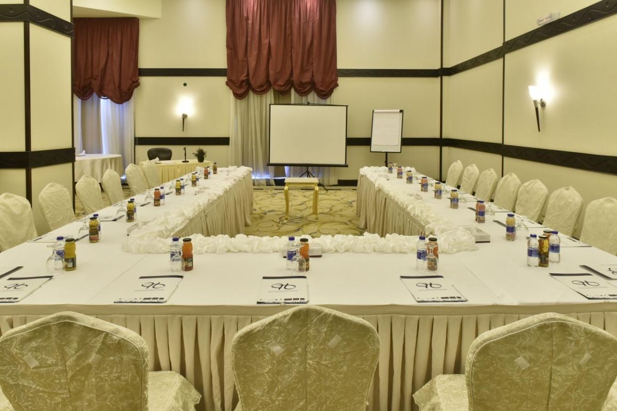 Awaliv International Hotel
