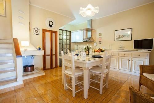 Strelitzia Holiday House