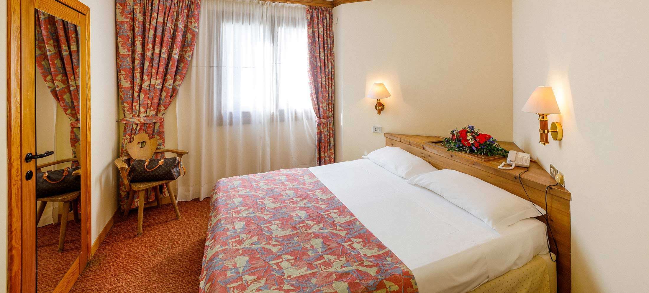 Hotel Alaska Cortina