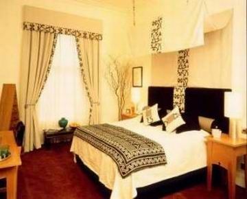 Bonham Hotel
