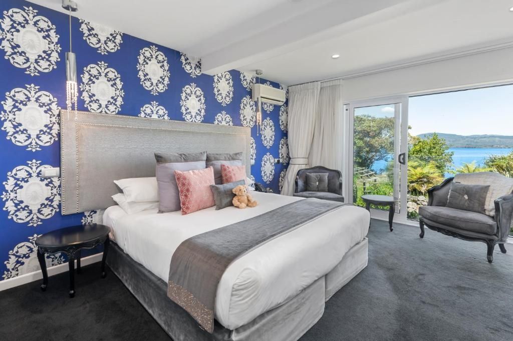 Black Swan Lakeside Boutique Hotel