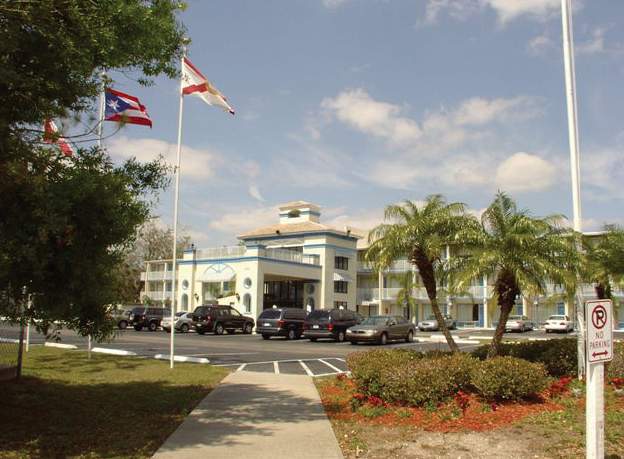 Howard Johnson by Wyndham Tropical Palms Kissimmee