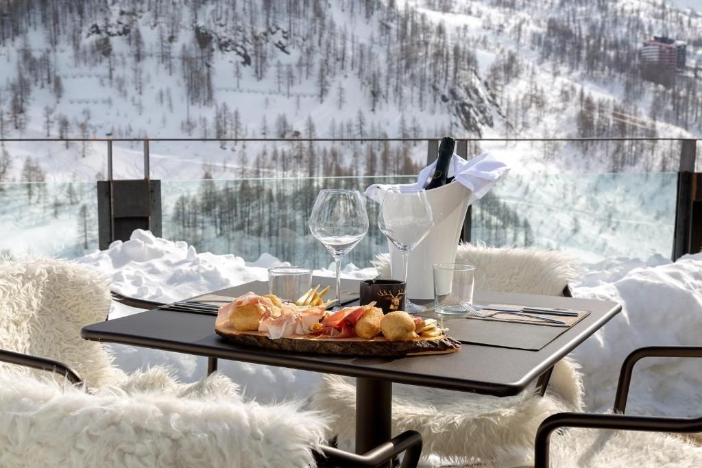 Bergman Mountain Hotel