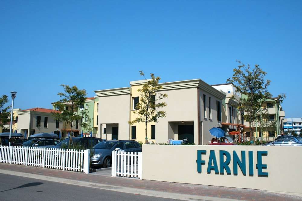 Farnie Lido Altanea