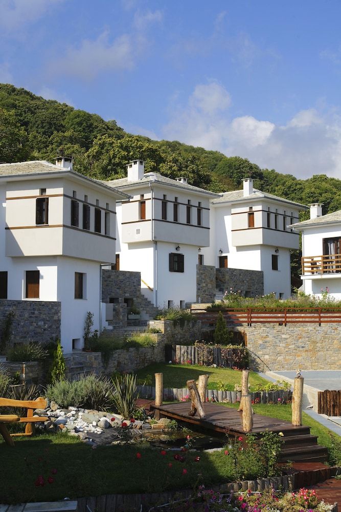 12 Months Luxury Resort