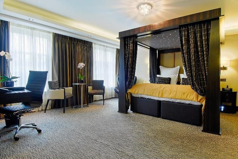 Montcalm Mayfair, Autograph Collection