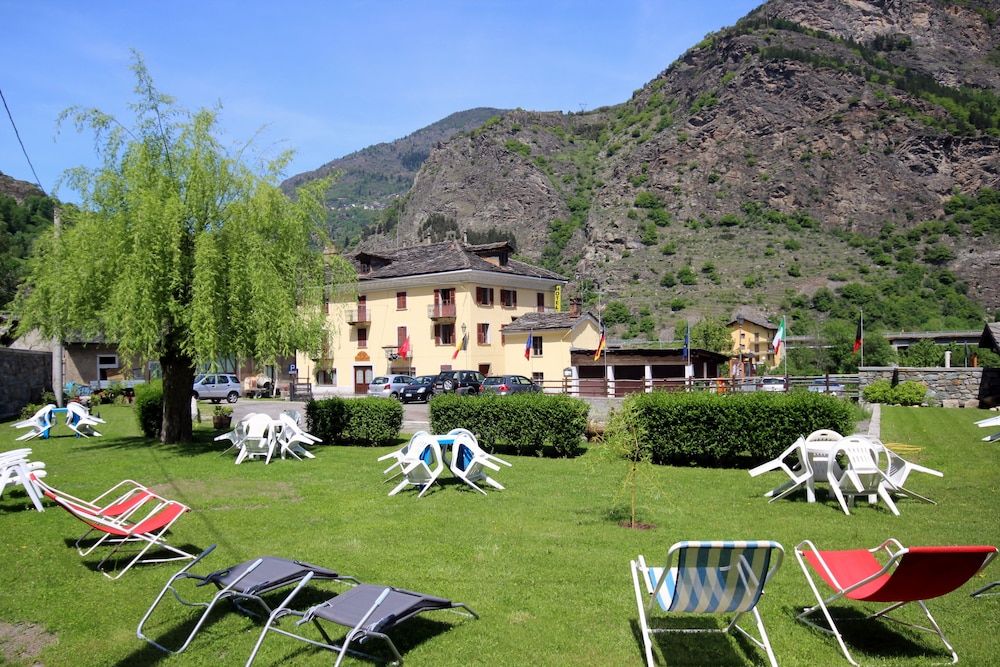 Hotel Col Du Mont