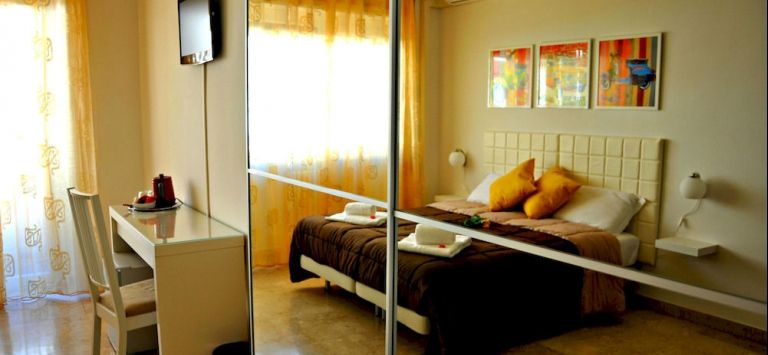 Your Rhome B&B