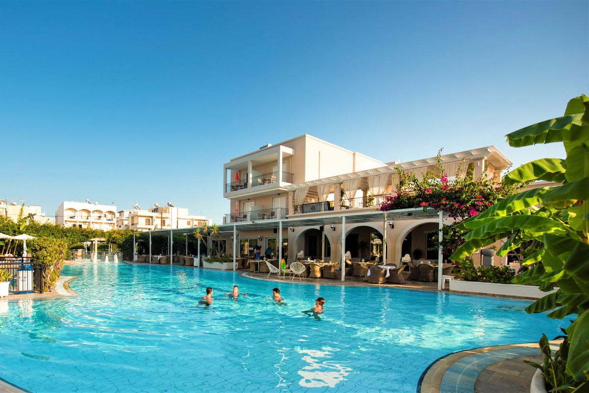 Peridis Family Resort