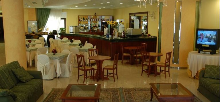 Hotel AL 2000