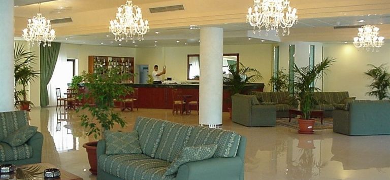 Hotel AL 2000