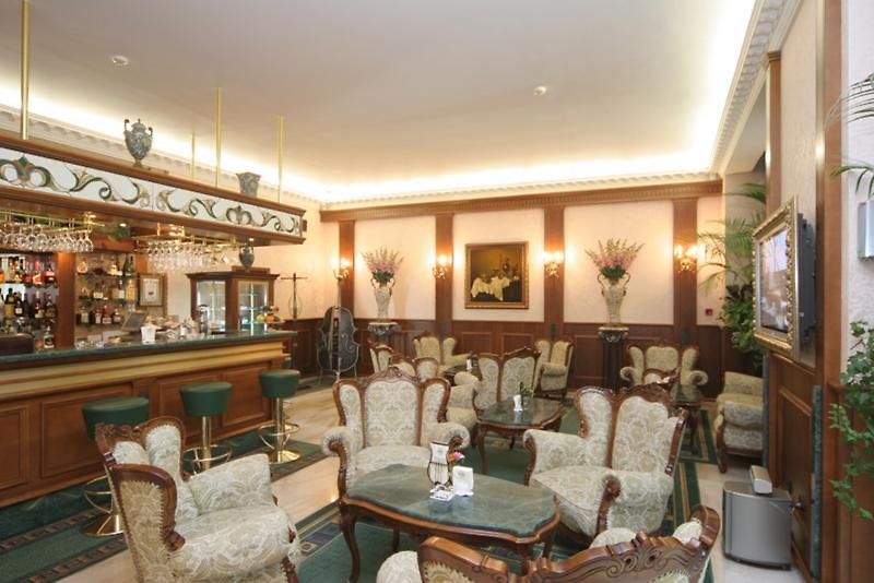 Grand Hotel London