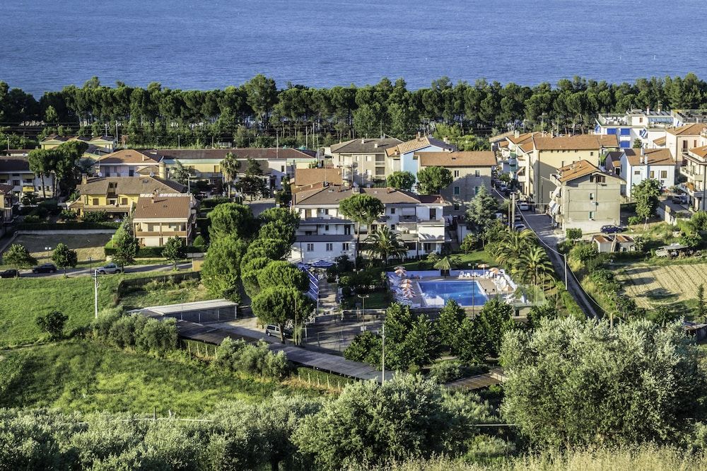 Pineto Resort Hotel Village