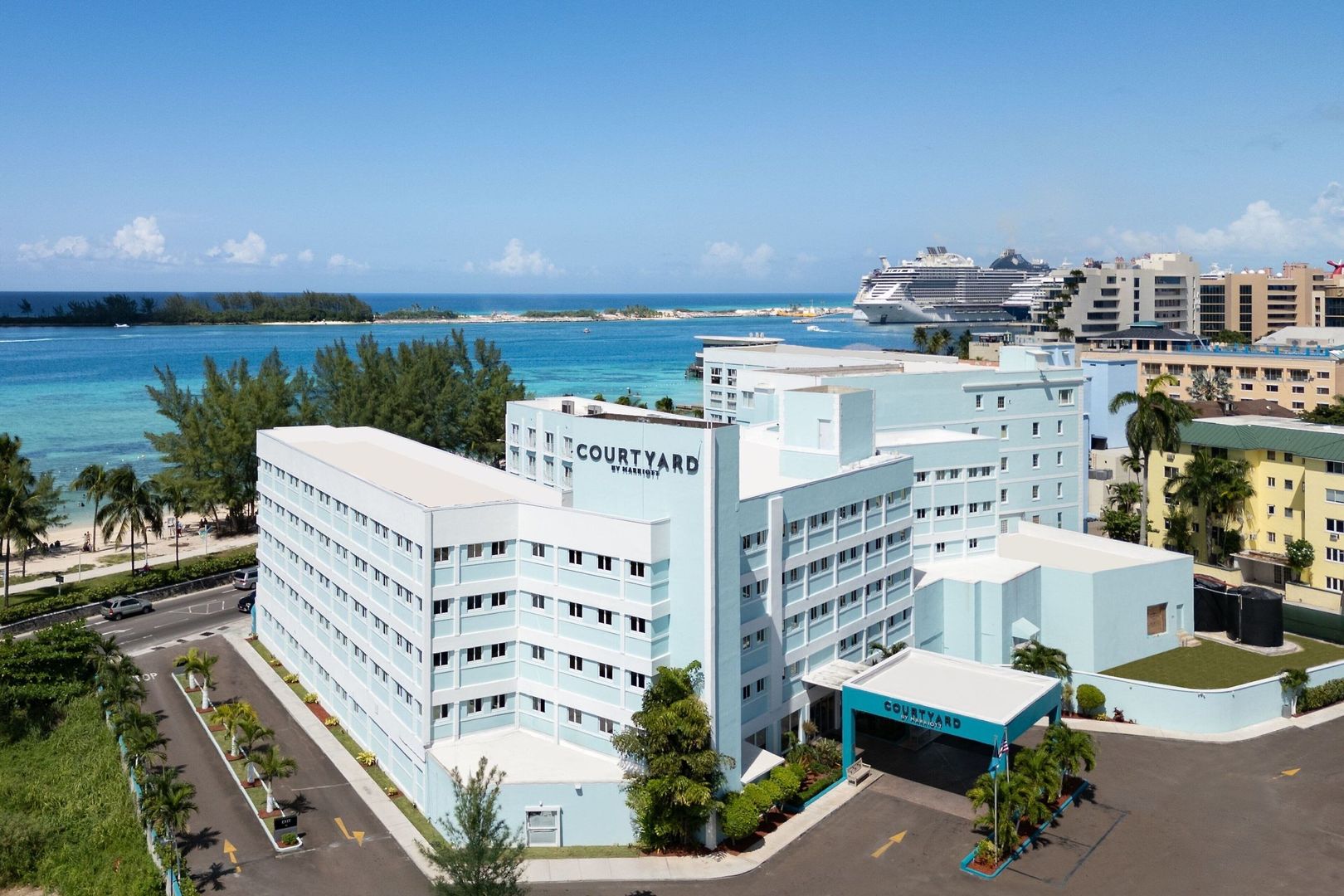 Courtyard Nassau Downtown/Junkanoo Beach