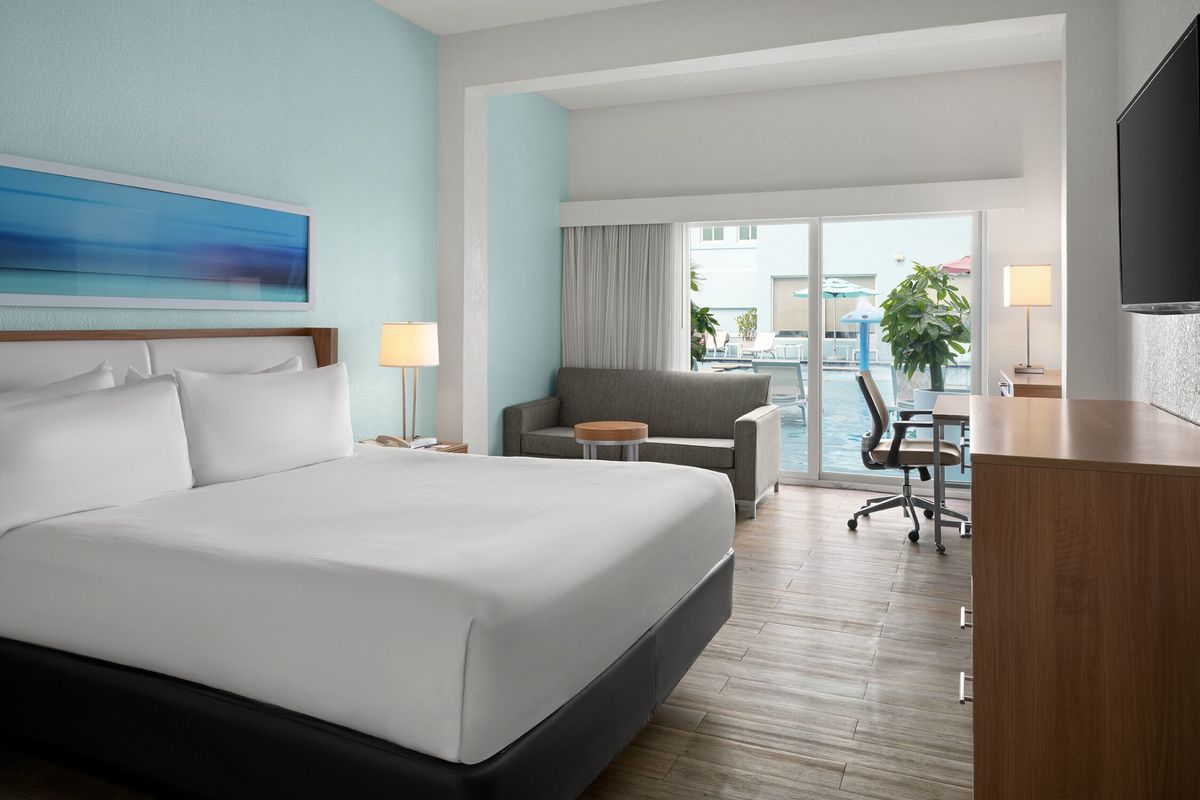 Courtyard Nassau Downtown/Junkanoo Beach