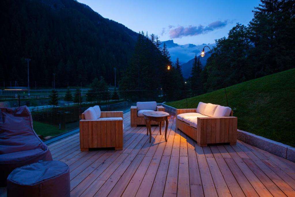 Au Charmant Petit Lac