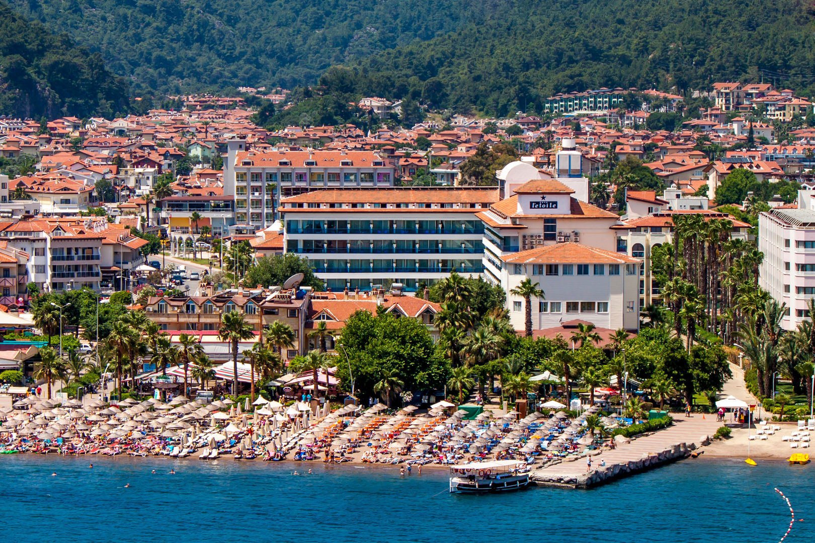 L'Etoile Beach Hotel