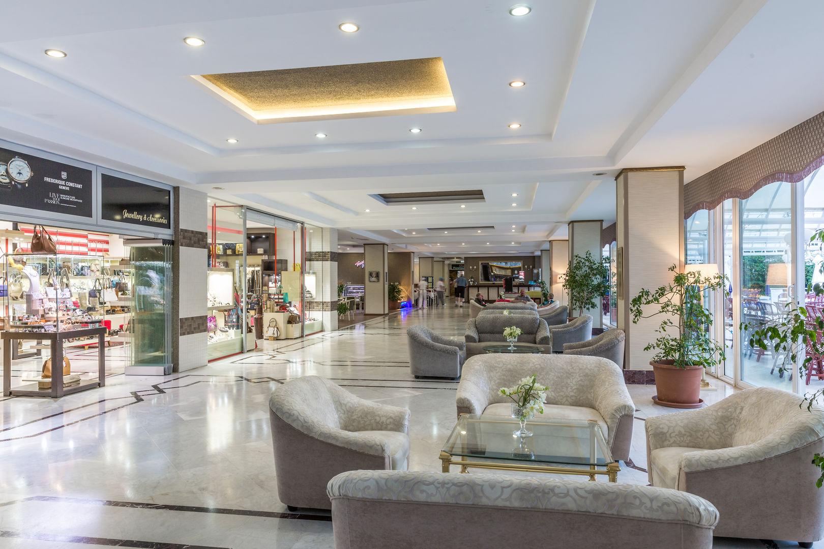 L'Etoile Beach Hotel
