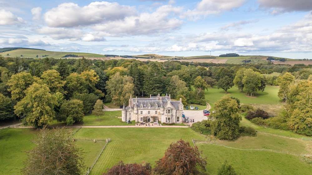 Wardhill Castle