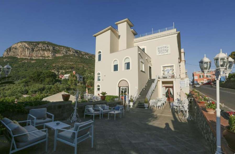 Maximus Mykonos