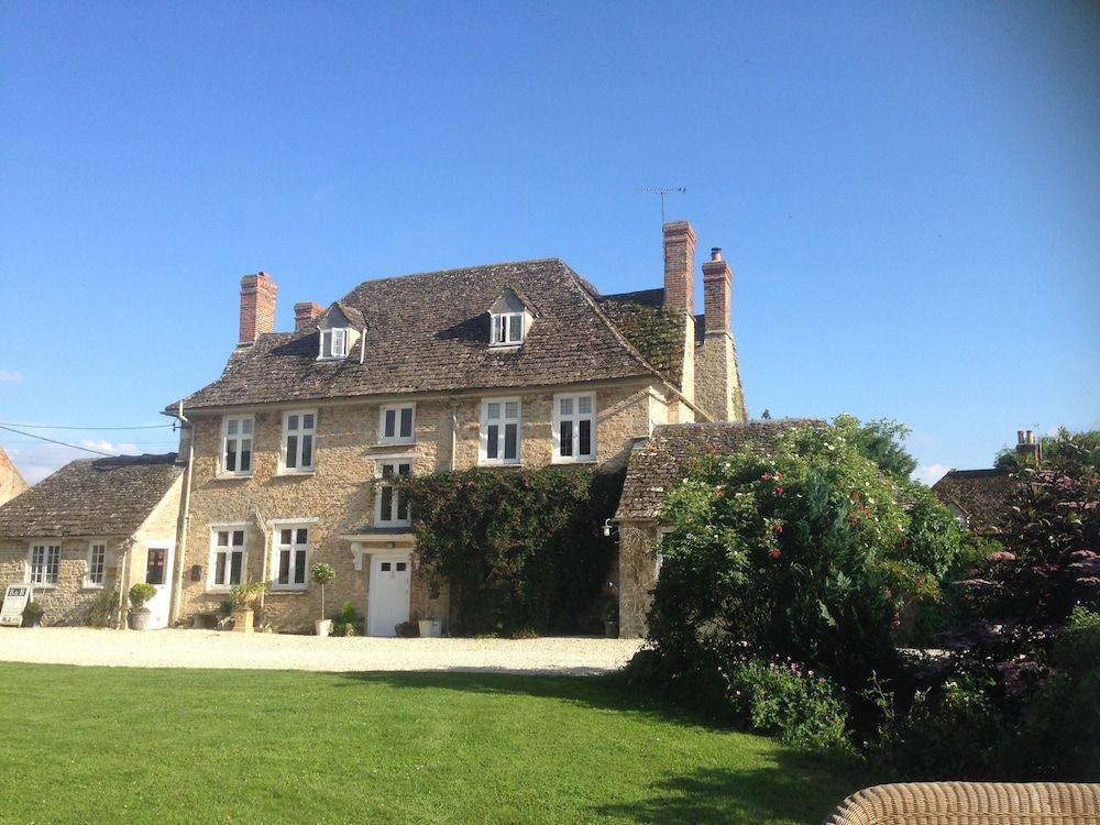 Buscot Manor Bed & Breakfast