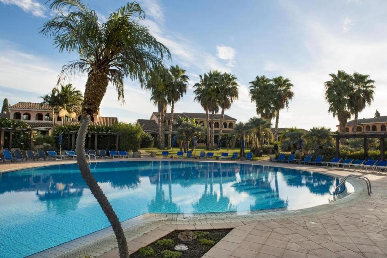 Lantana Apartments