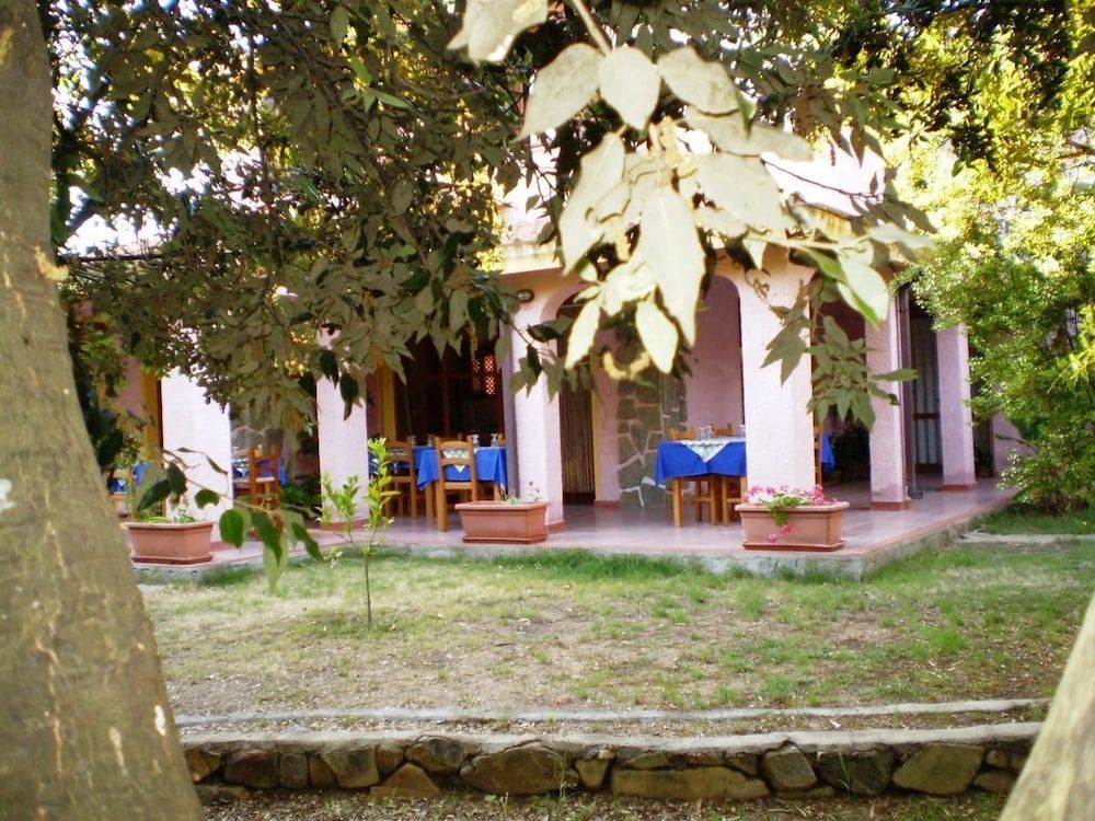 Hotel S'obreschida