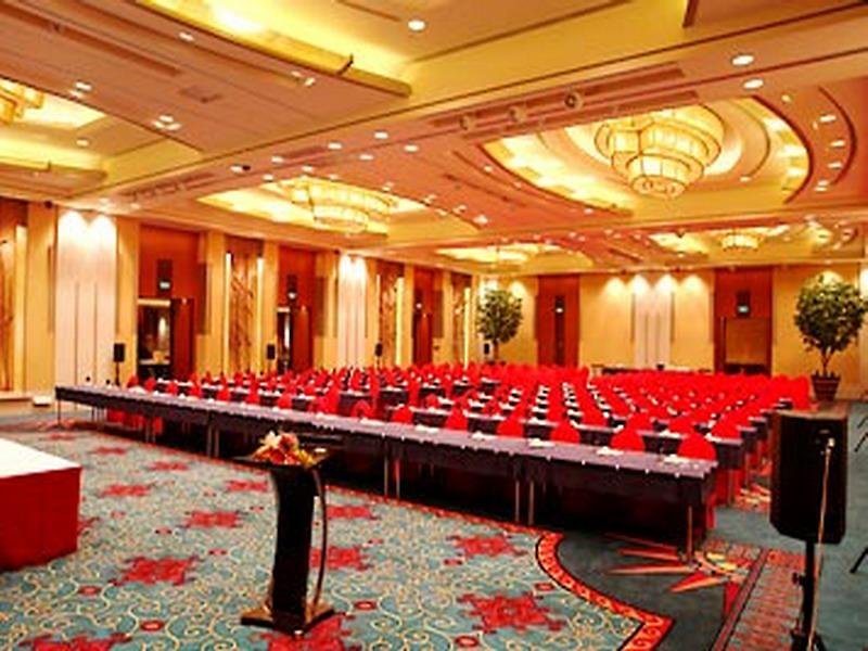 Renaissance Wuhan Hotel
