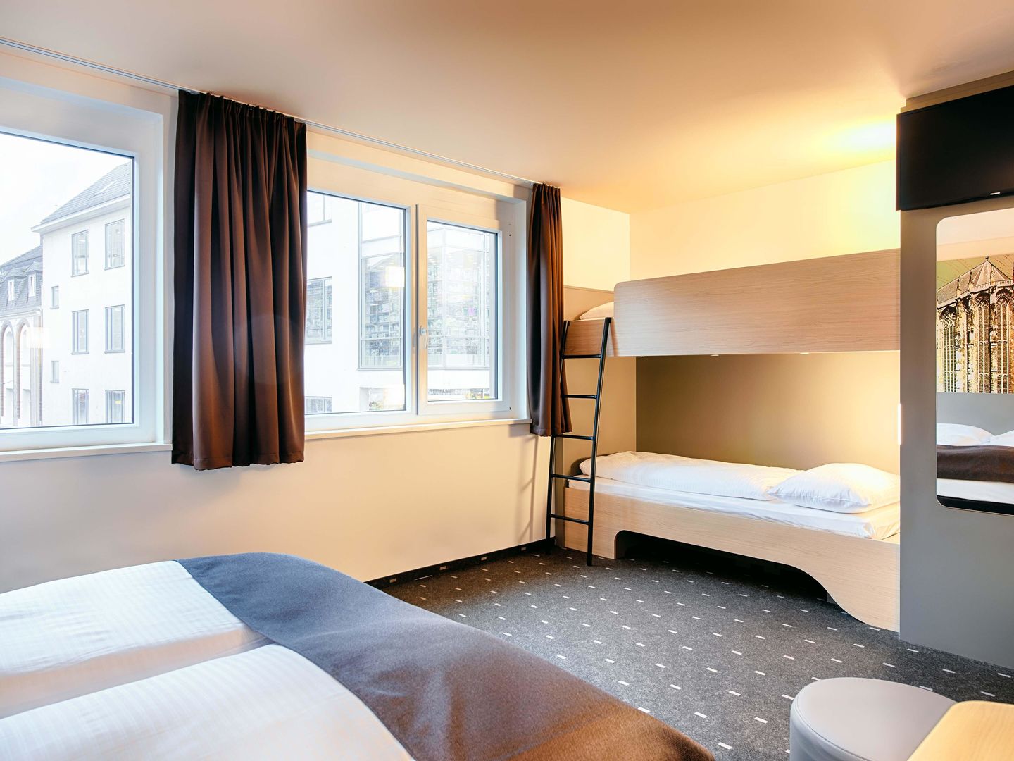 B&B HOTEL Aachen-City