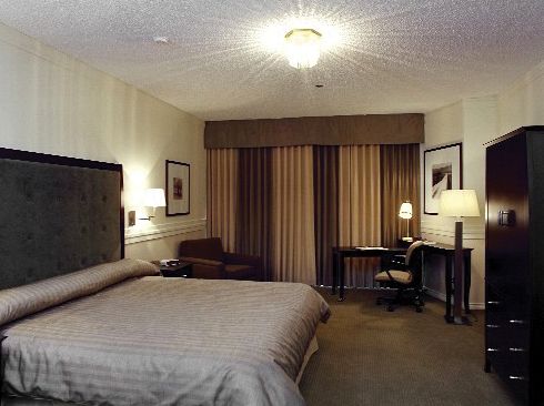 Delta Hotels Edmonton Centre Suites