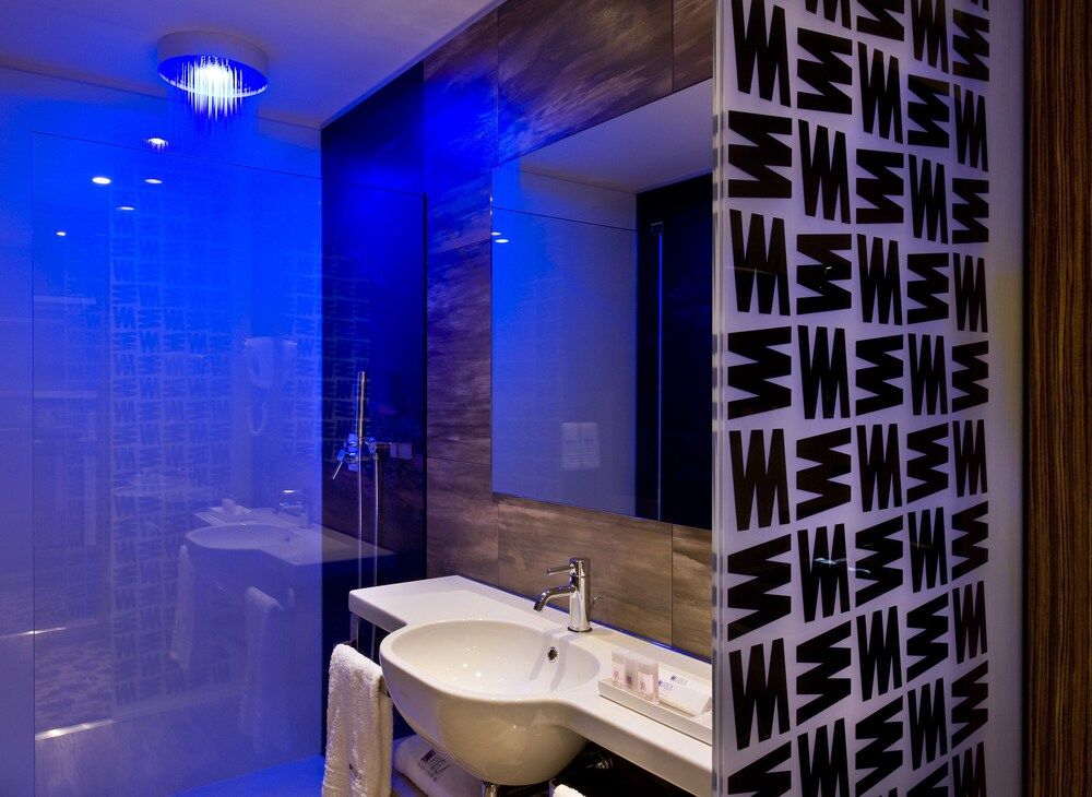 Viola Mhotel
