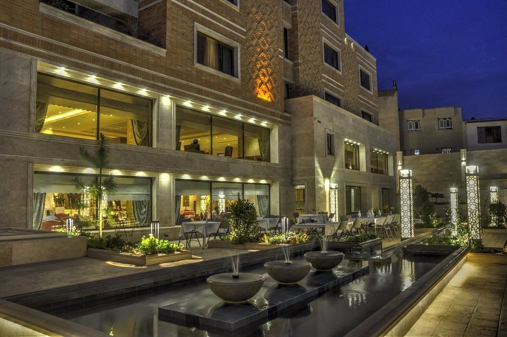 Zandiyeh Hotel