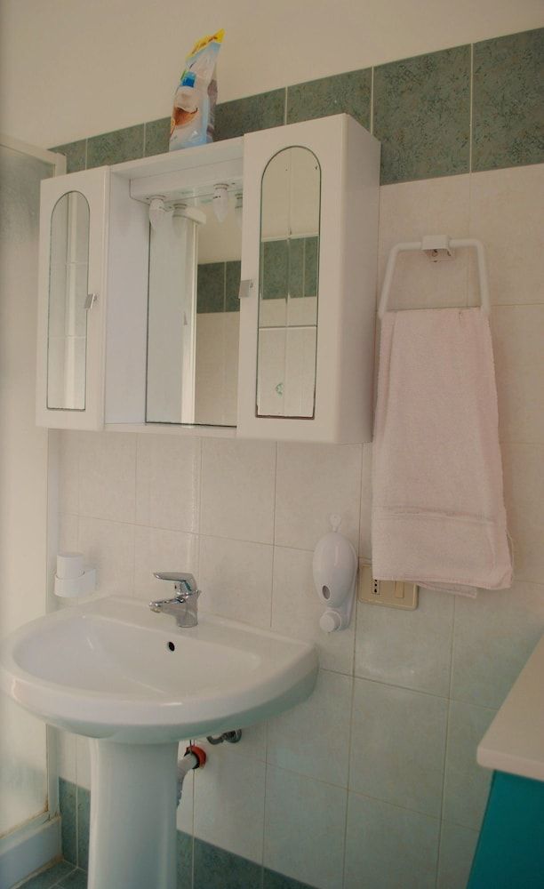 Doris Villa D'amare