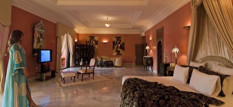 L Mansion