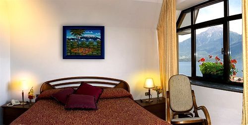 Hotel 2000