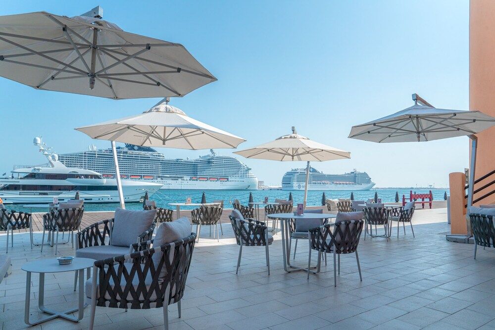 Mina Hotel & Residences