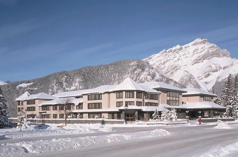 Elk + Avenue Hotel